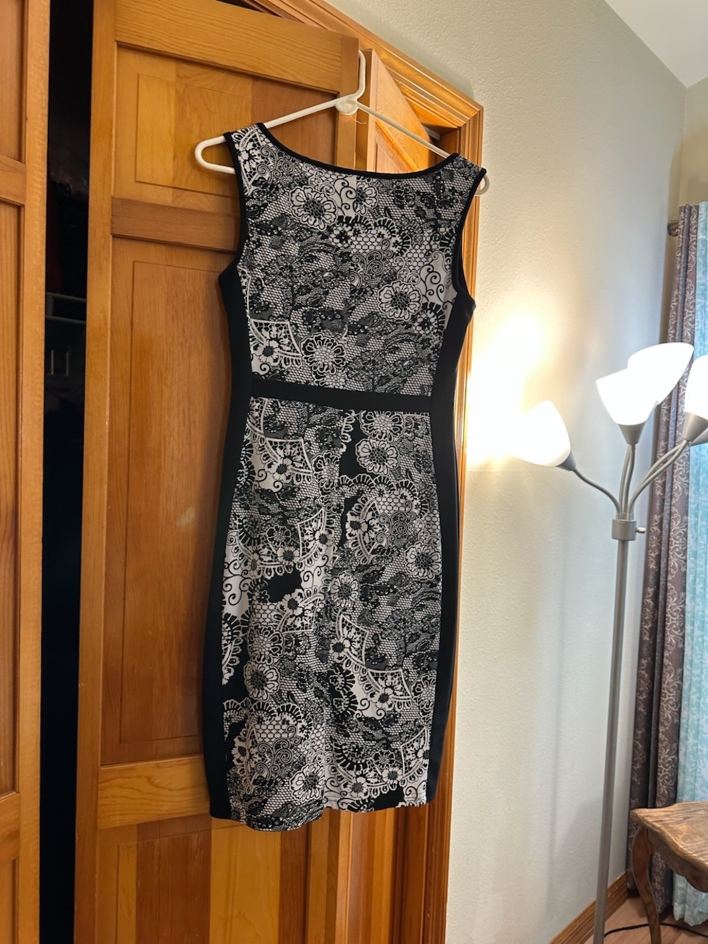 Black & White Lace-Print Midi Sheath Dress